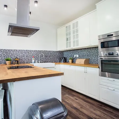 Dom Tomasov Apartment *